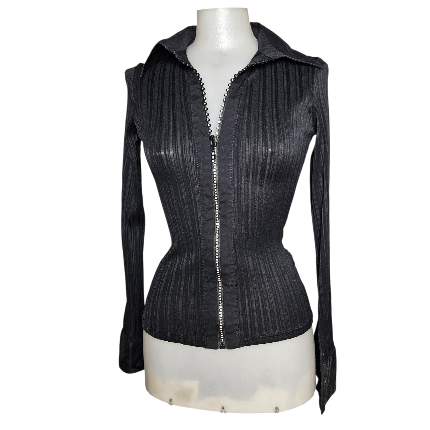 Blouse with rhinestone closure