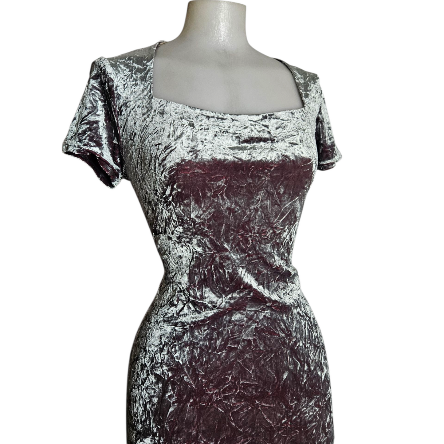 Robe en velours froissé grise