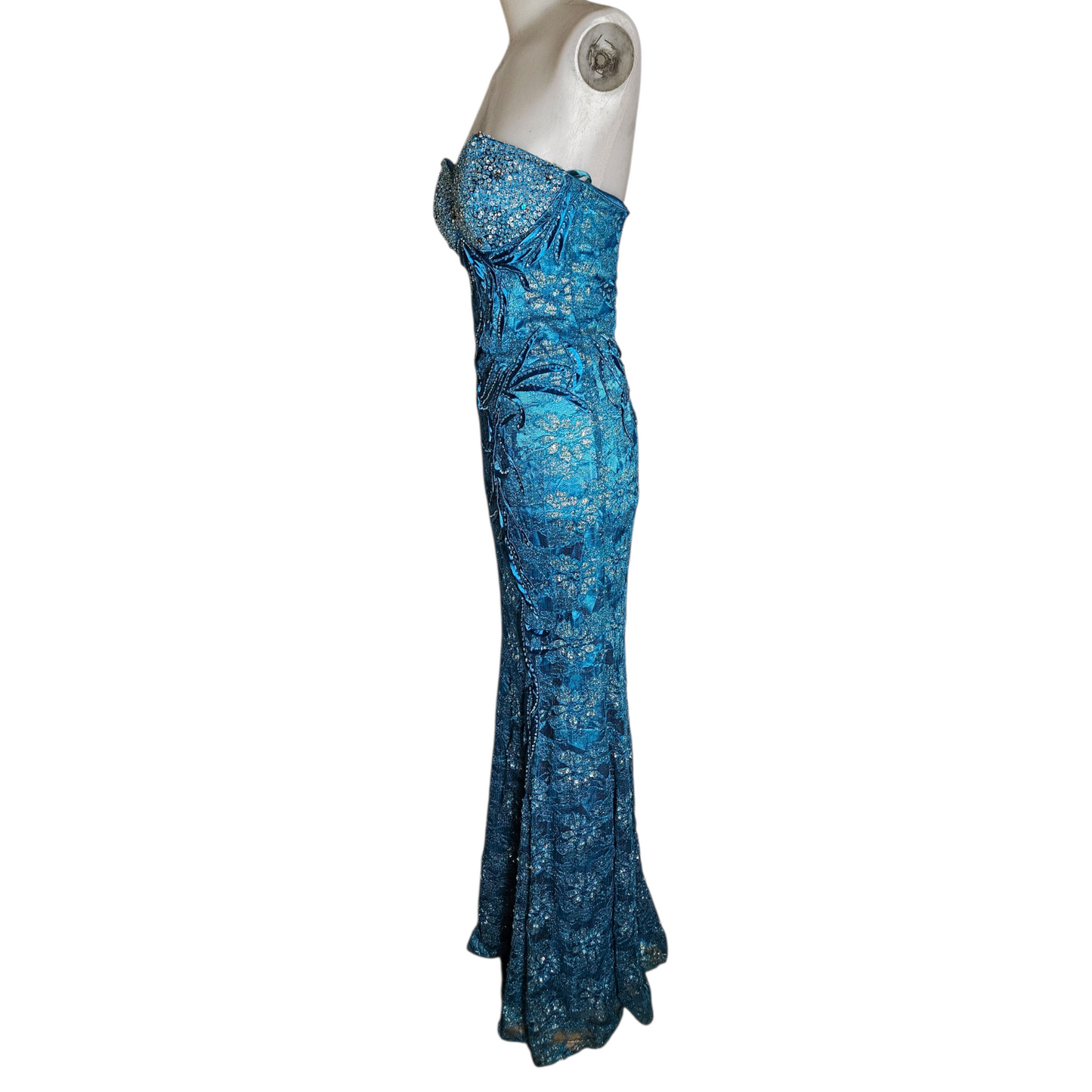 Robe de soirée brodée de perles et sequins