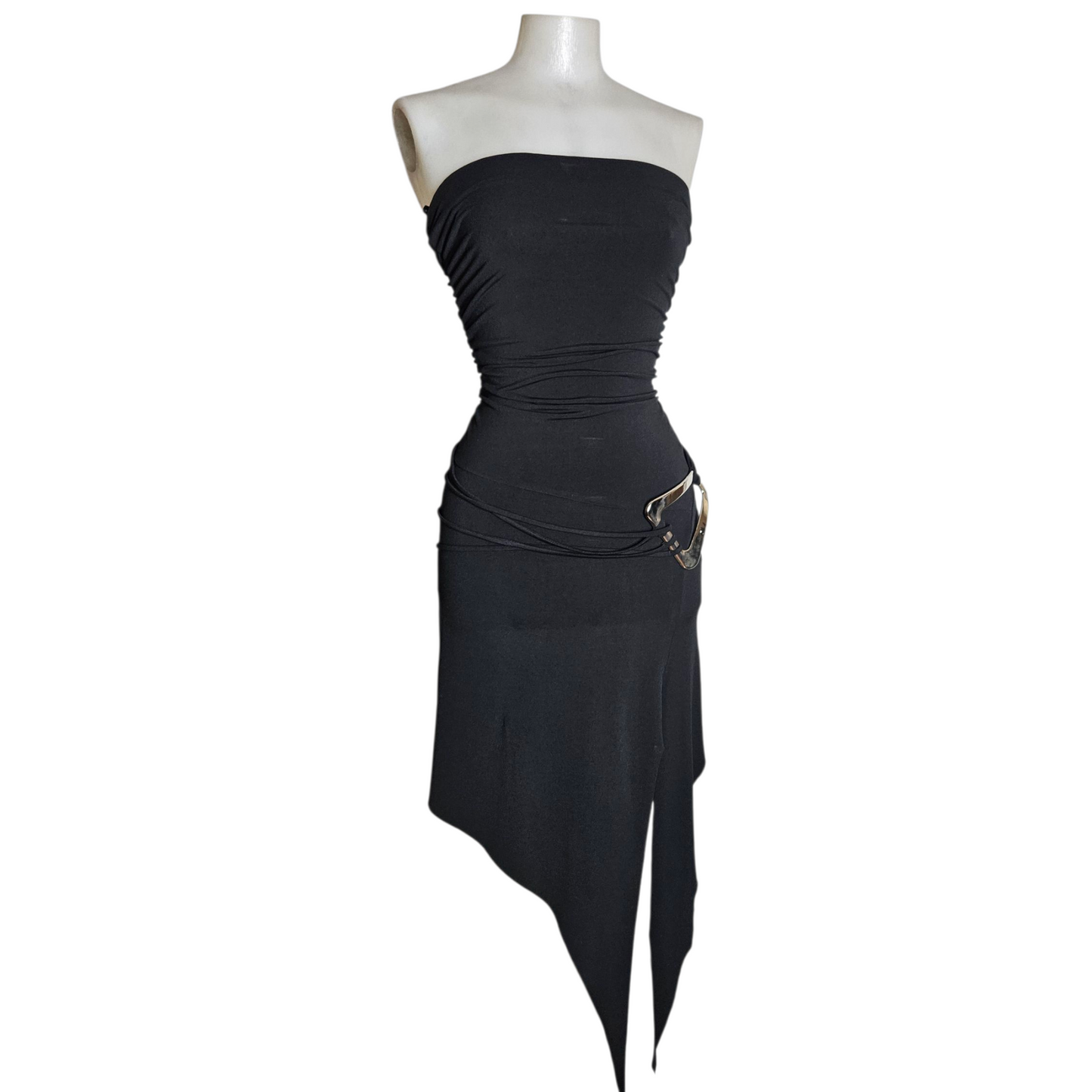 Strapless dress with metal buckle