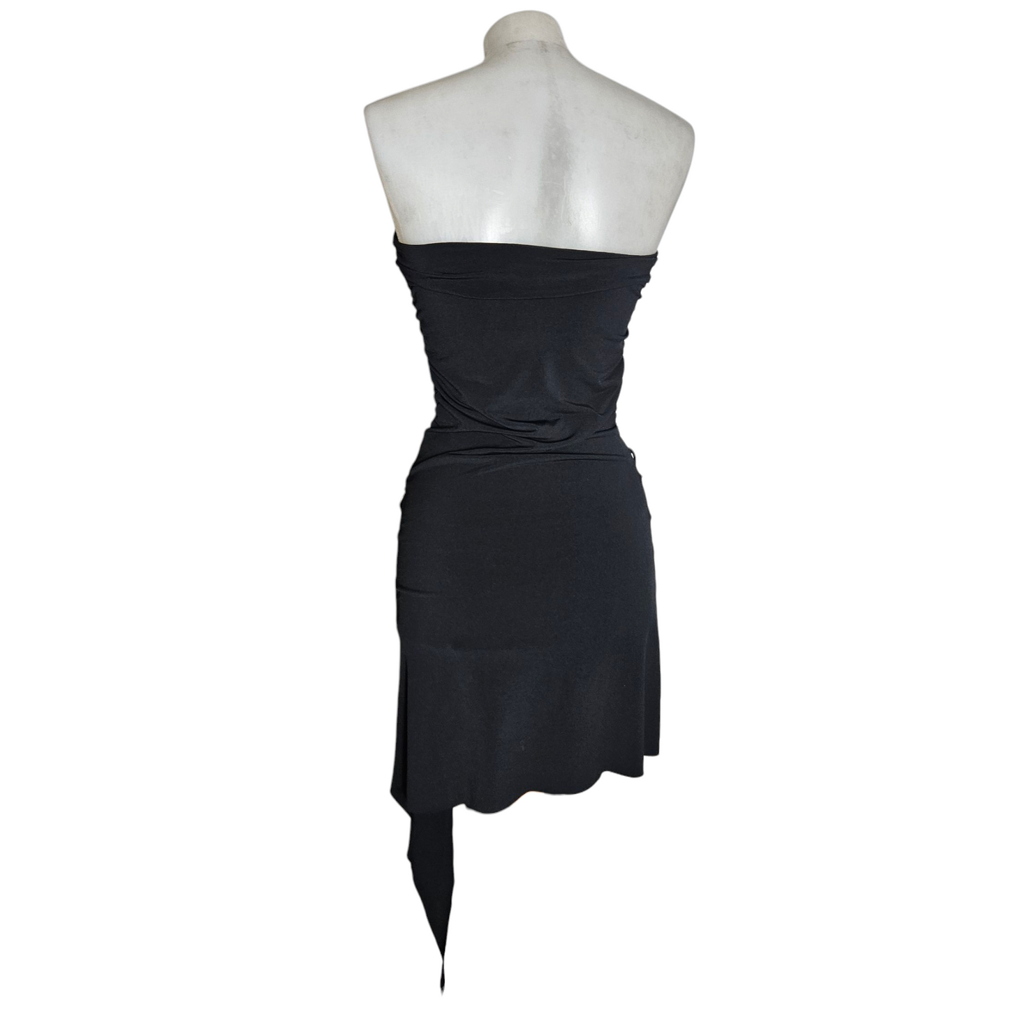 Strapless dress with metal buckle