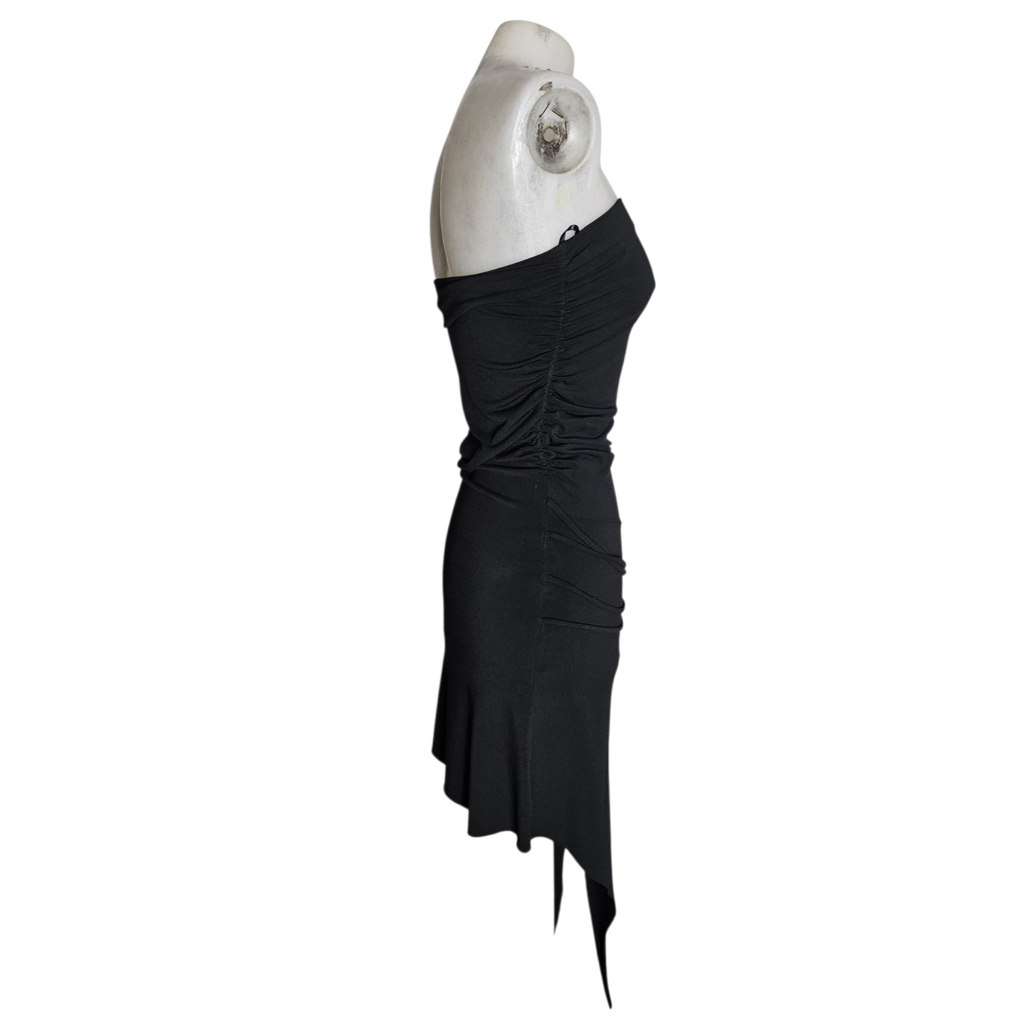 Strapless dress with metal buckle
