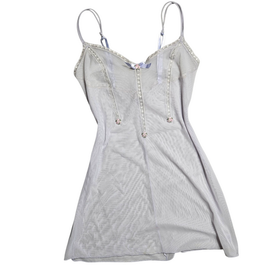 Robe nuisette en voile brodé de fleurs