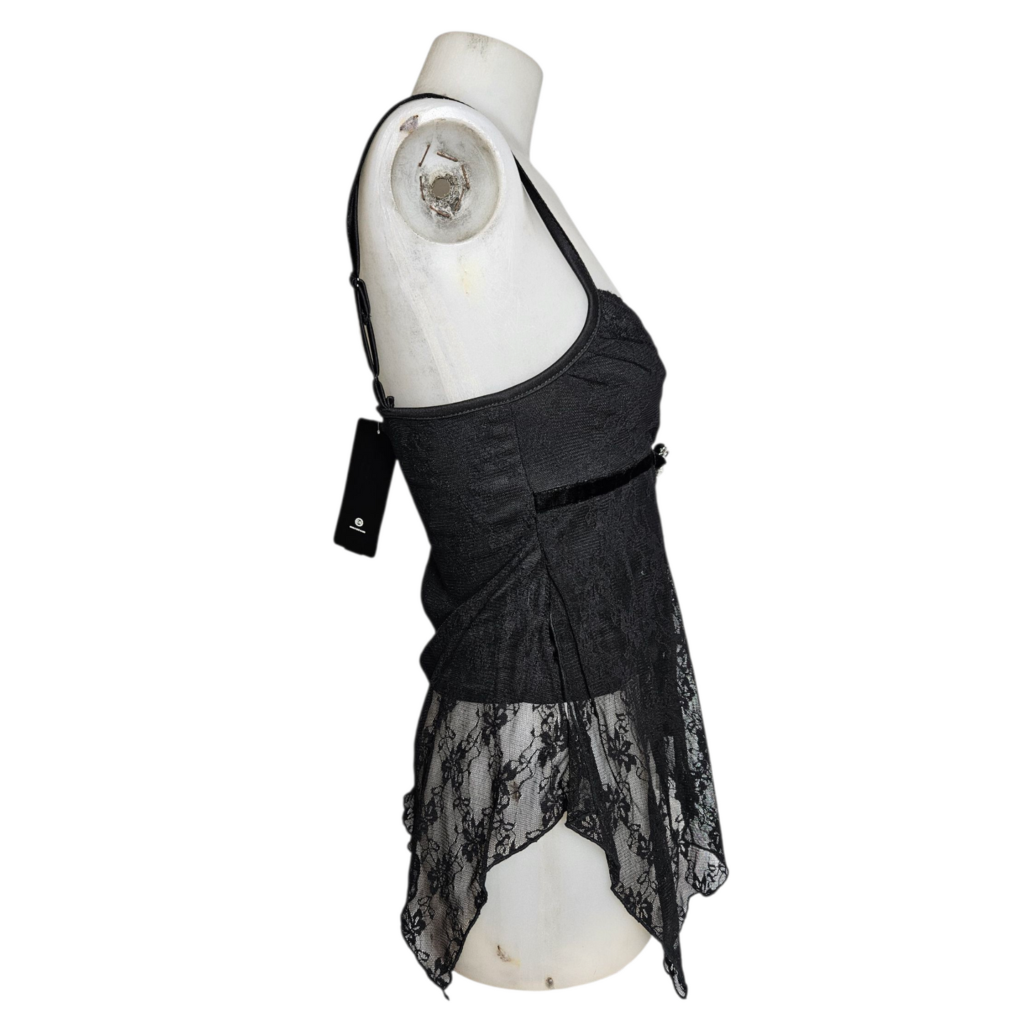 Haut asymétrique noir en dentelle avec broche