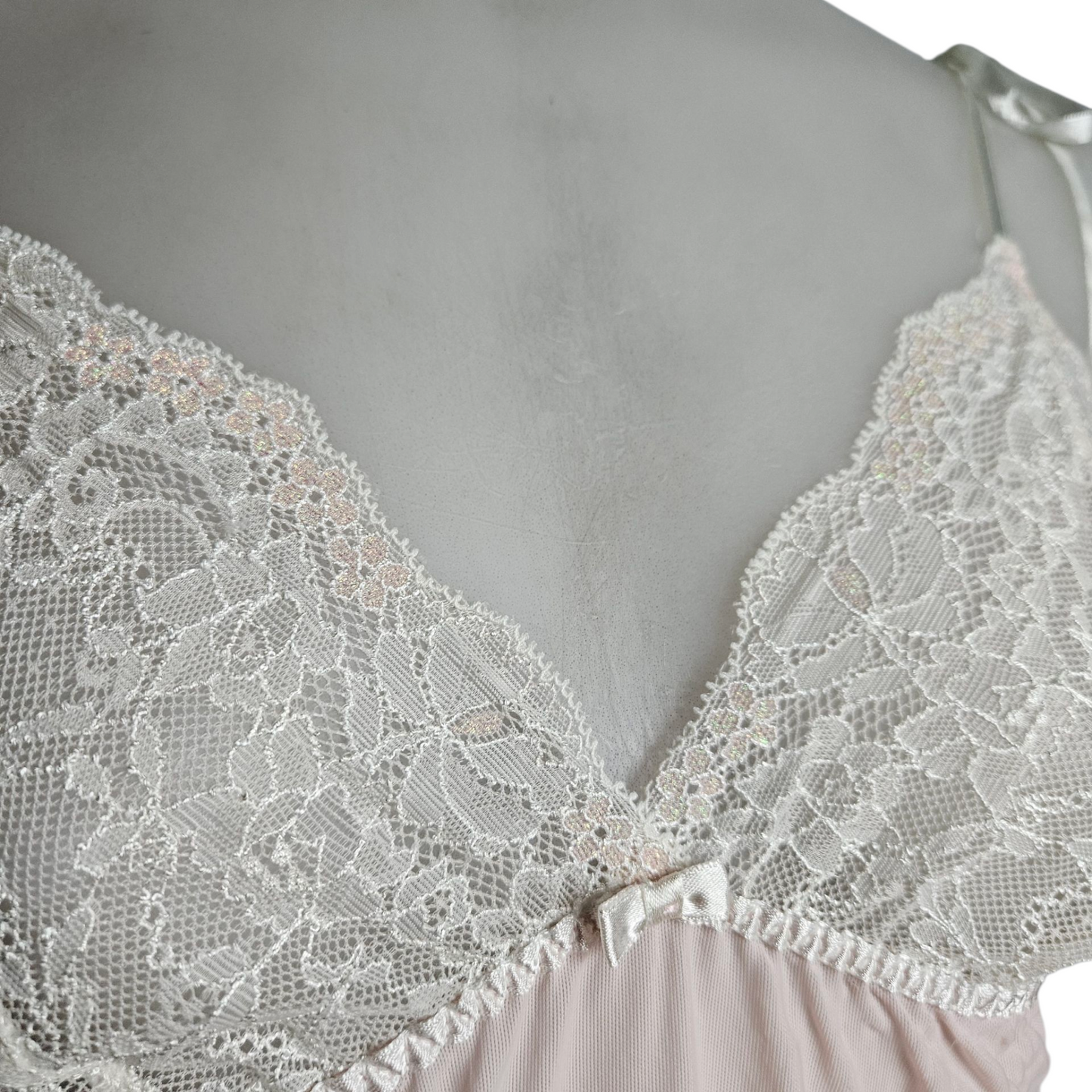Haut en voile et dentelle rose et blanc