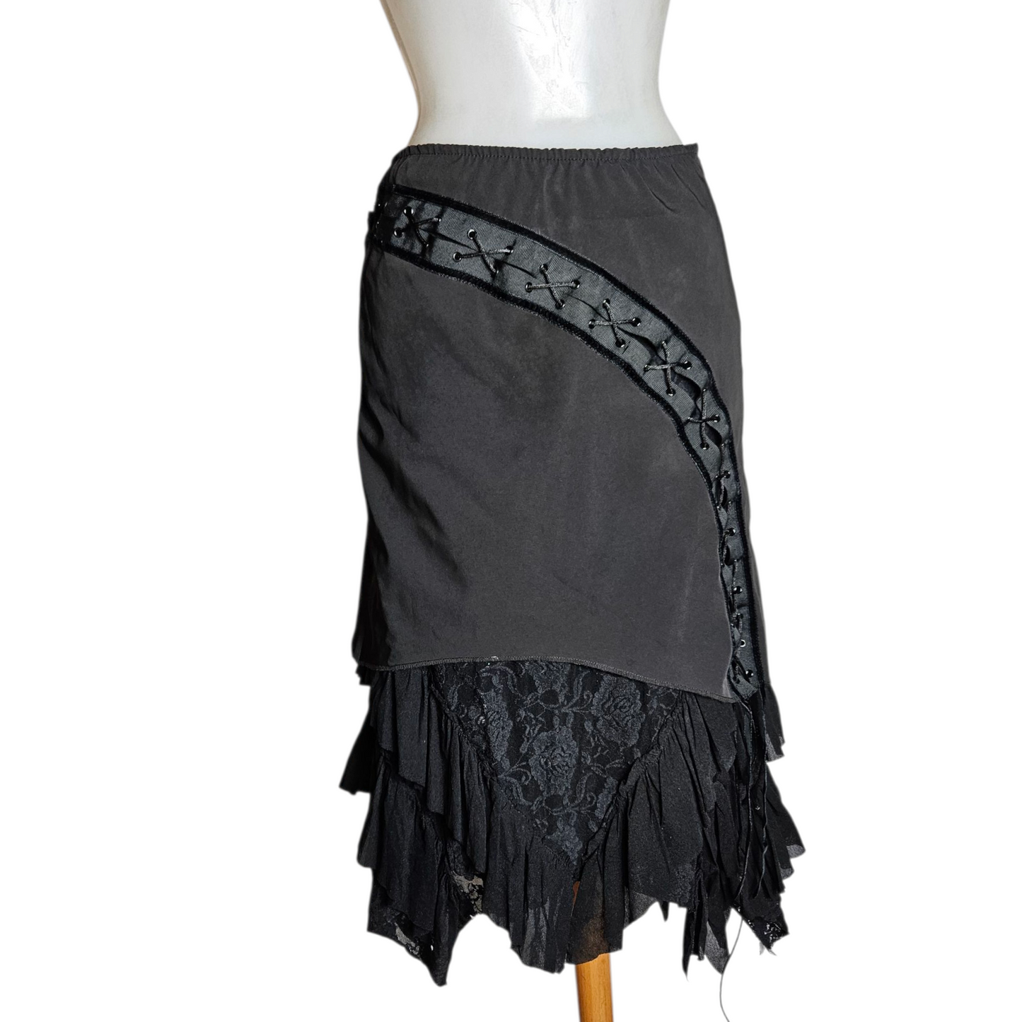 Overlay skirt with lace and lacing details