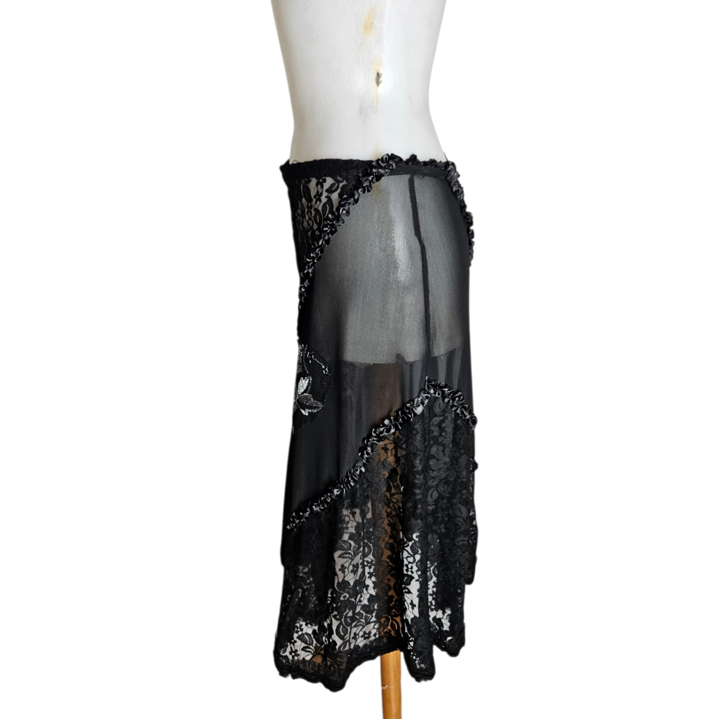 Jupe en voile et dentelle