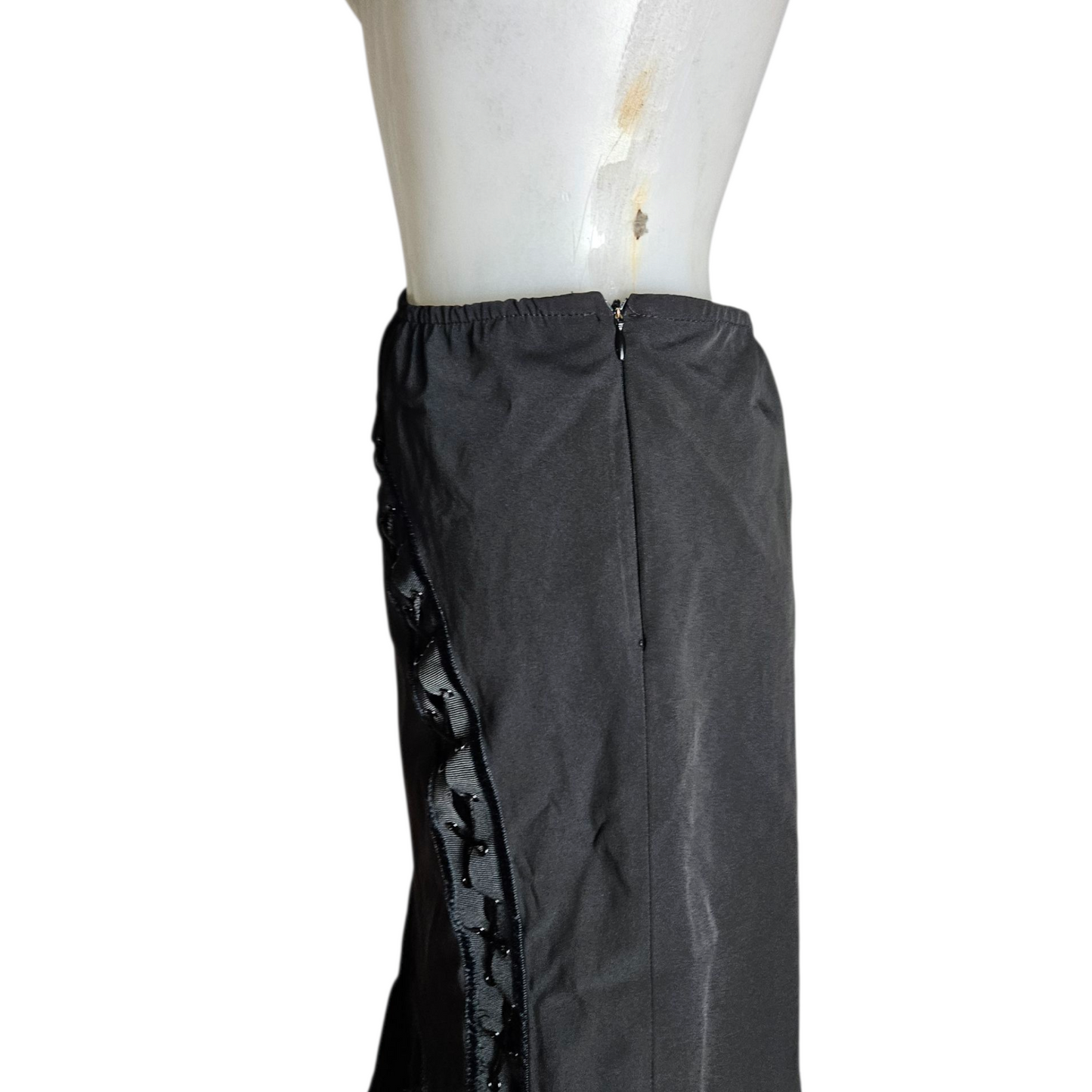 Overlay skirt with lace and lacing details