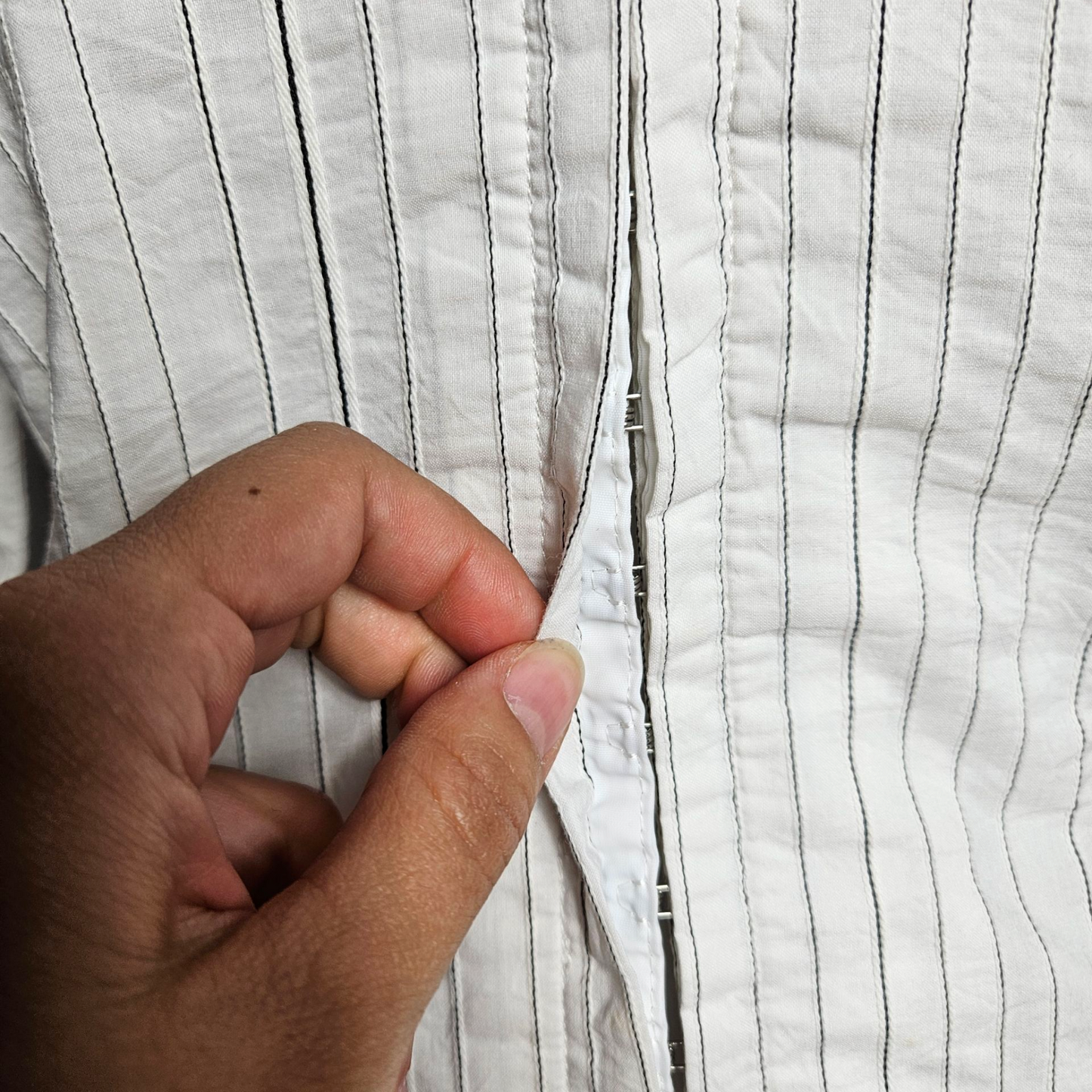 Chemise blanche fermeture agrafes