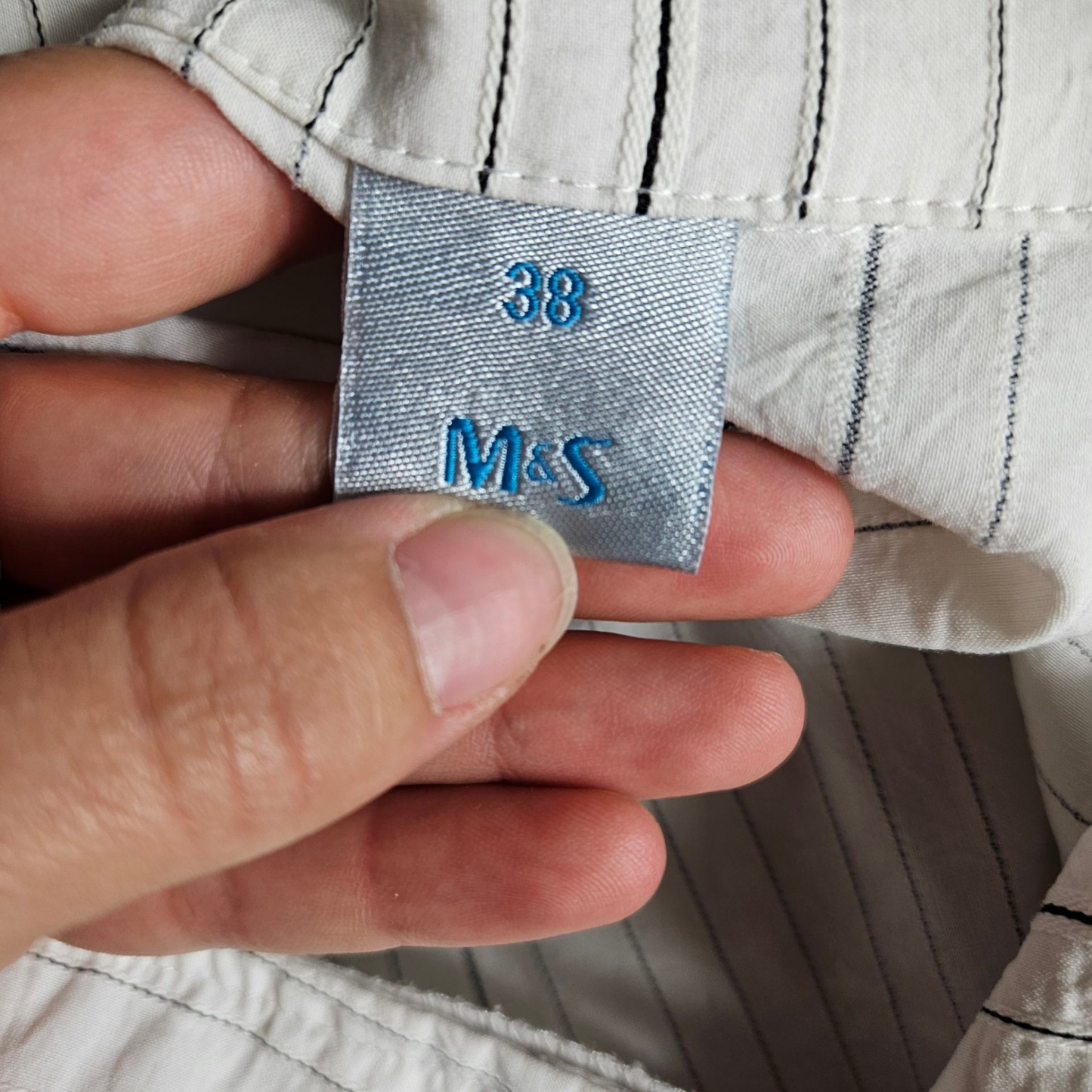 Chemise blanche fermeture agrafes