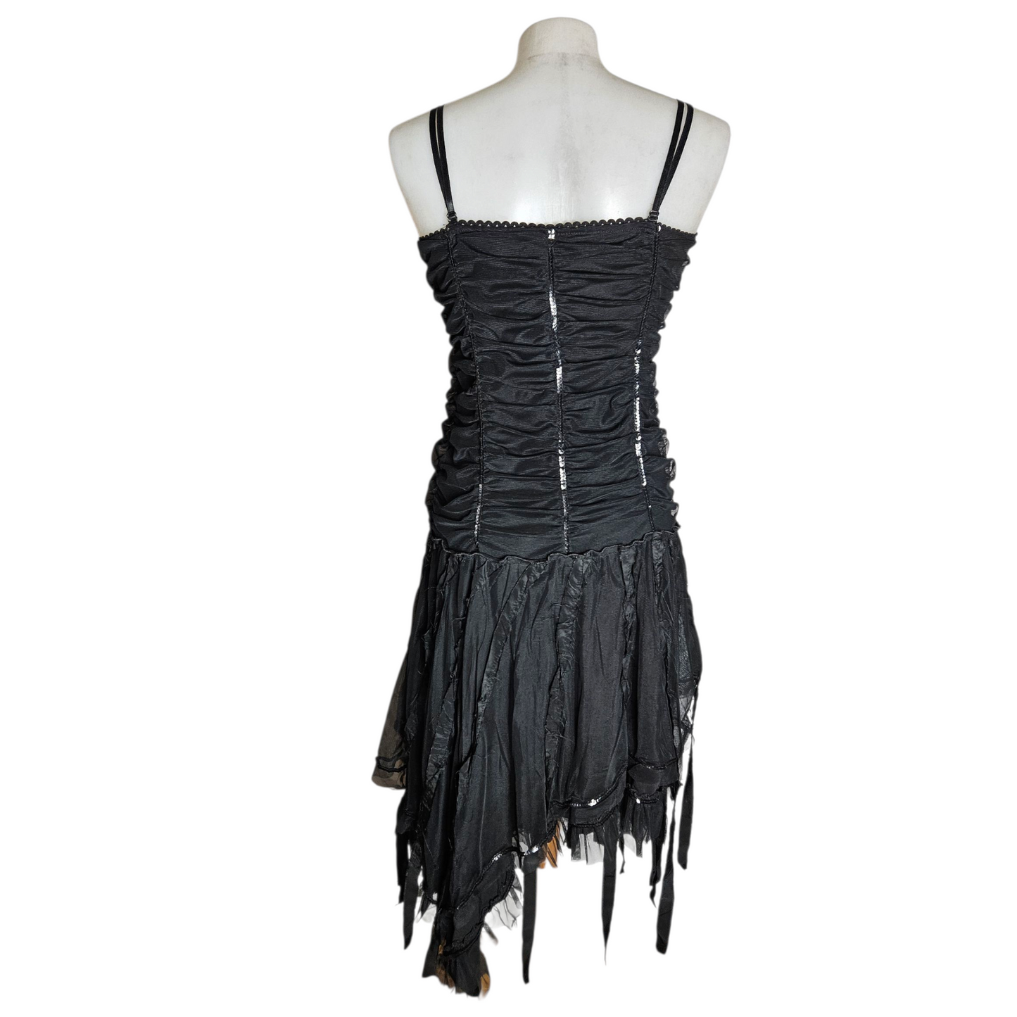 Robe asymétrique déstructurée