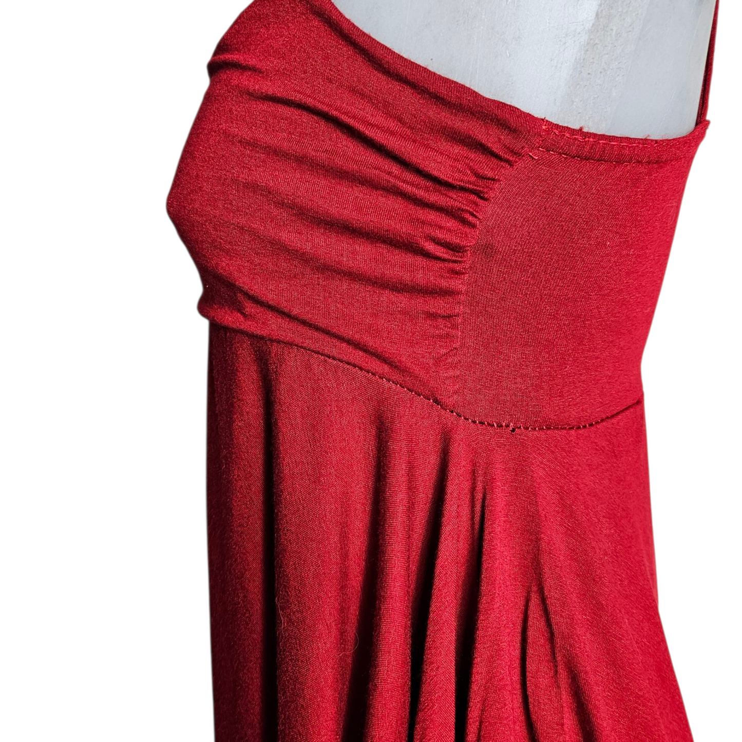 Haut asymétrique rouge détails noeud