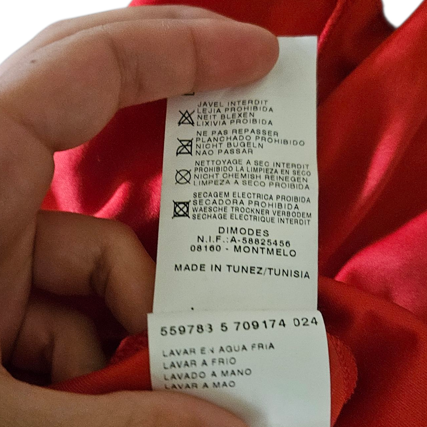 Robe en voile noir doublure rouge