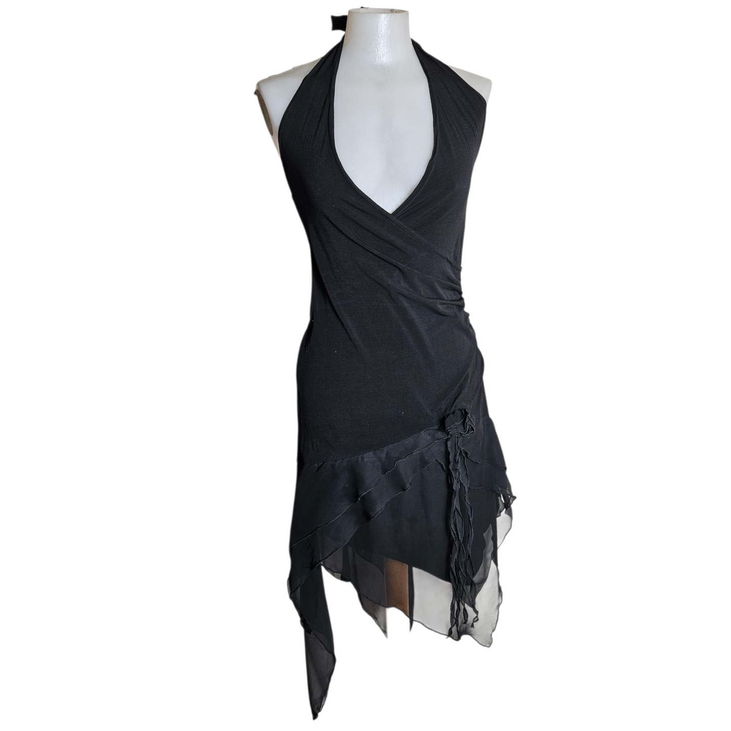 Backless dress with flower details