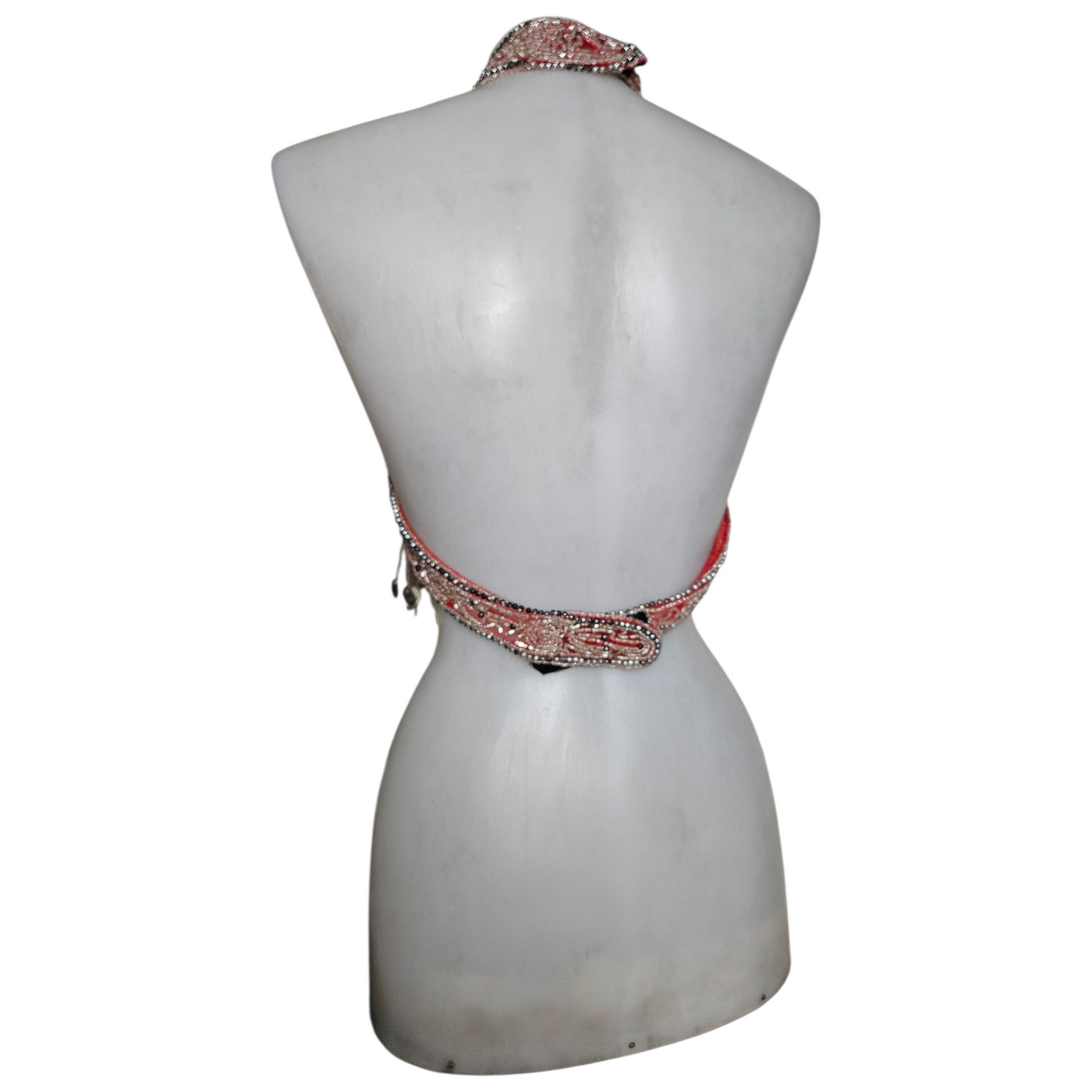 Dos nu brodé de perles et sequins
