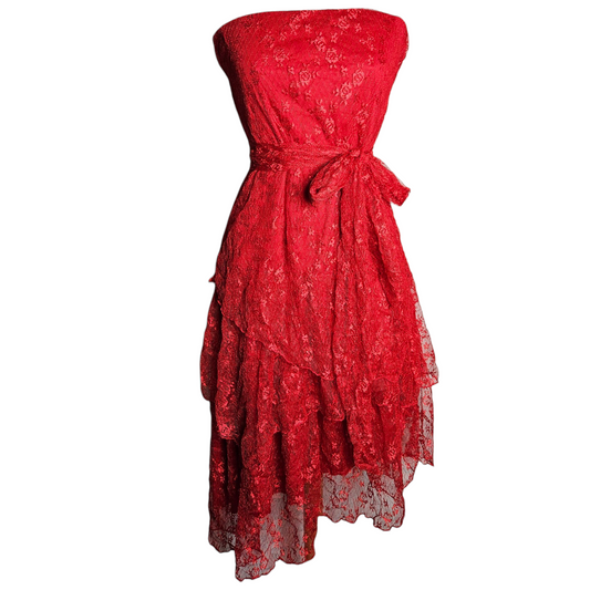Robe bustier rouge en dentelle