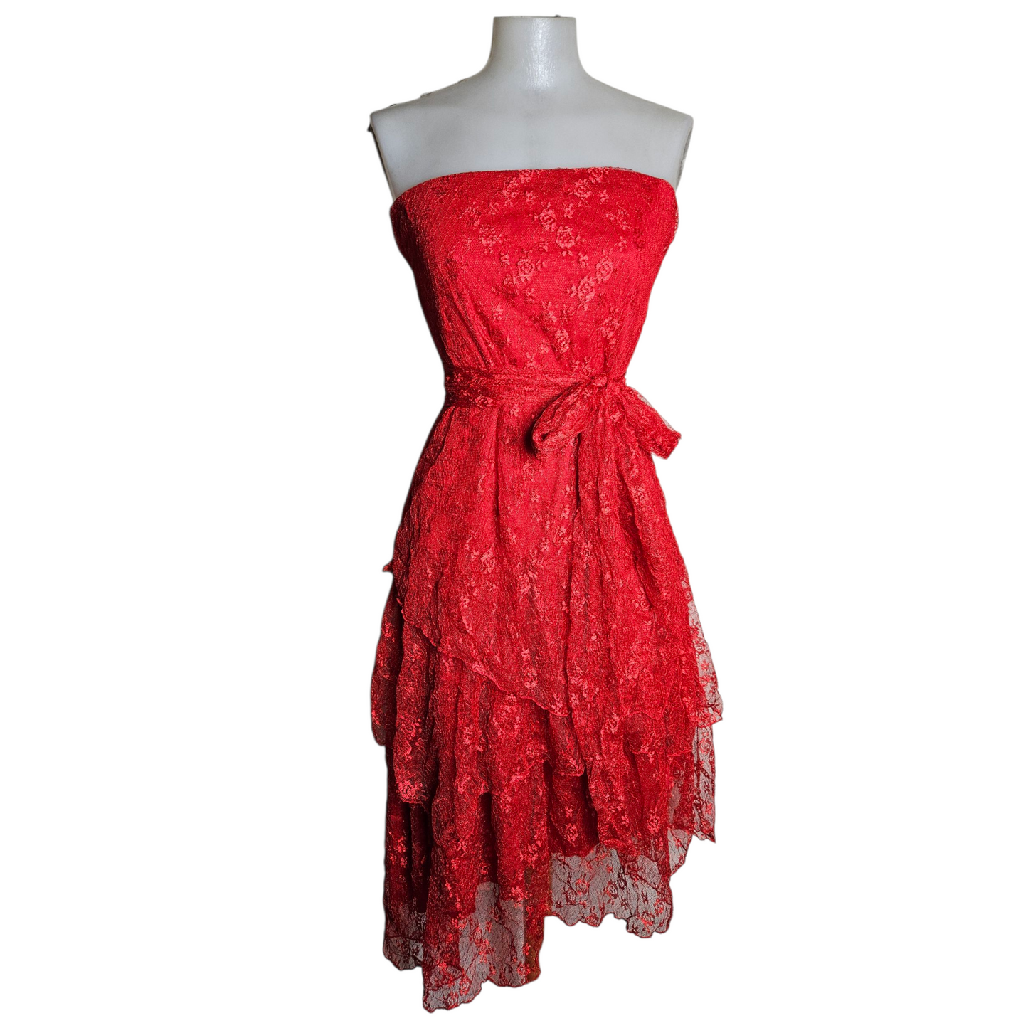 Robe bustier rouge en dentelle