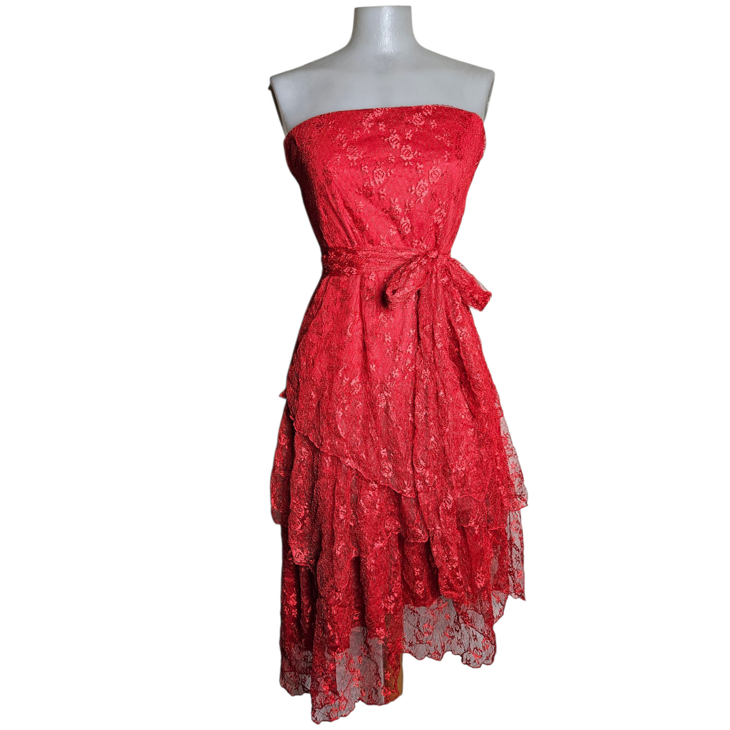 Robe bustier rouge en dentelle