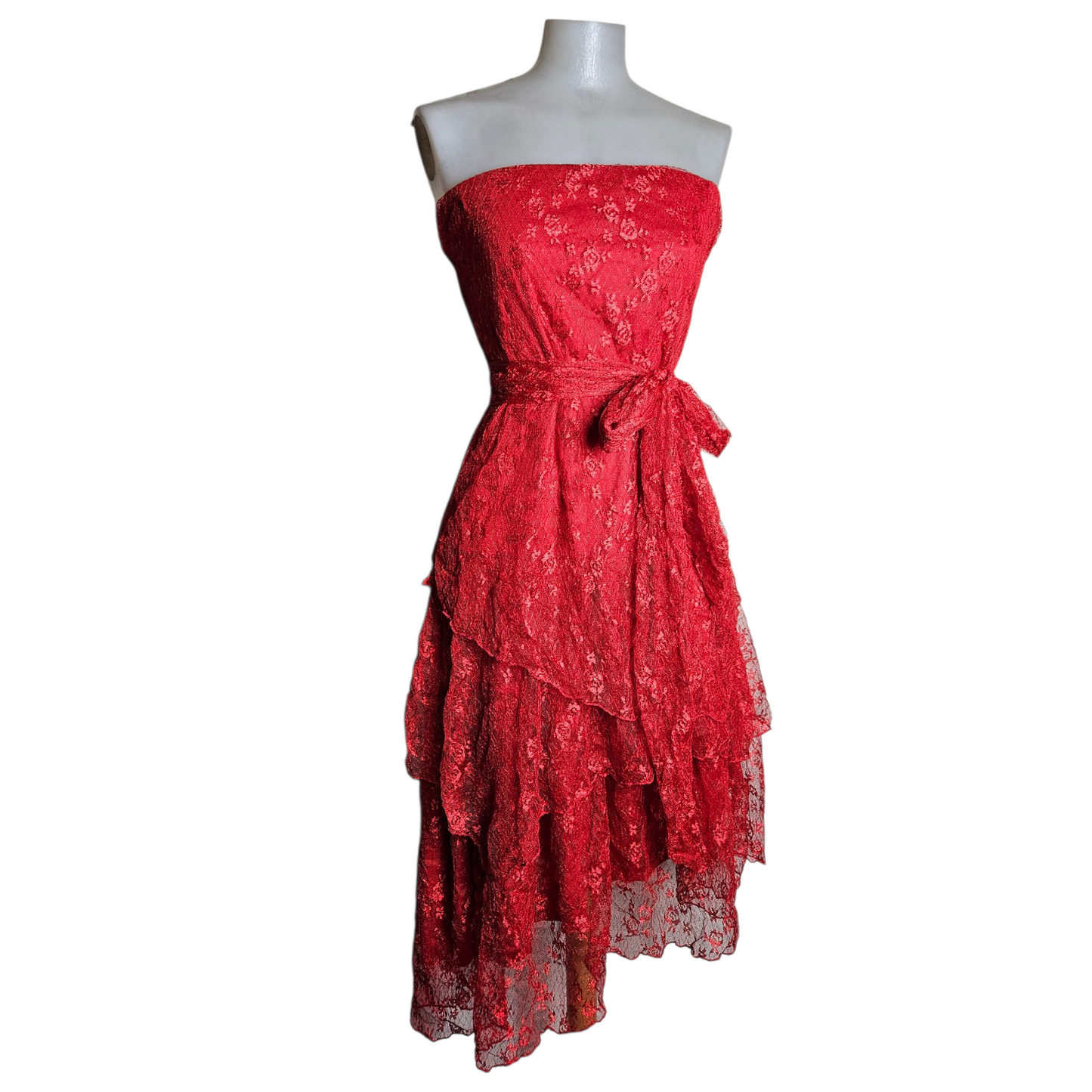 Robe bustier rouge en dentelle