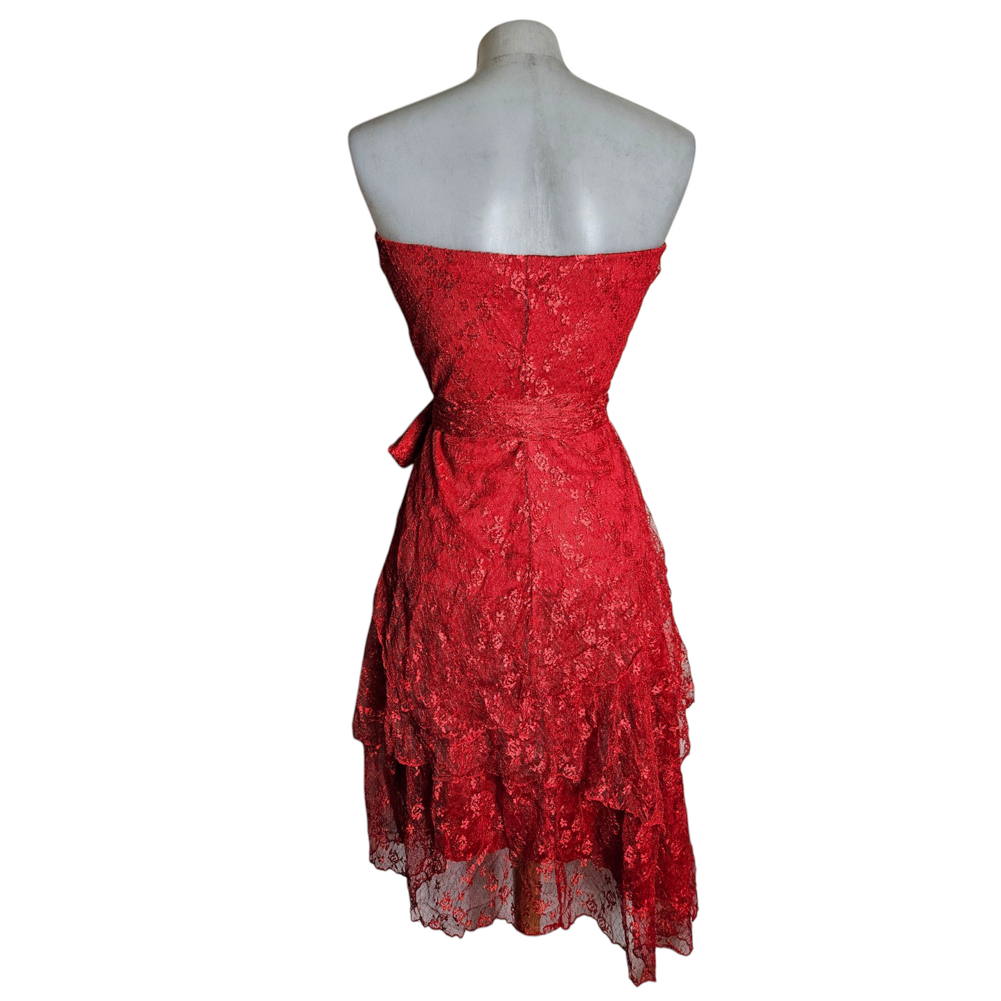 Robe bustier rouge en dentelle