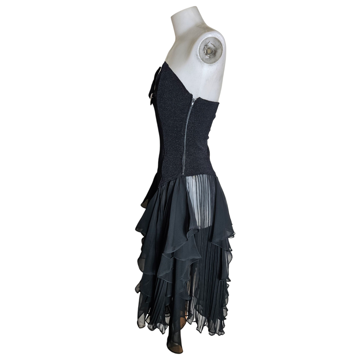 Strapless dress with ruffles and sweetheart neckline
