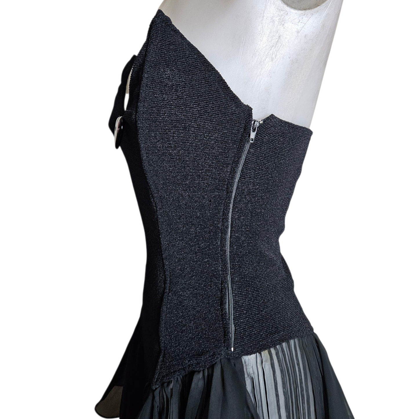 Strapless dress with ruffles and sweetheart neckline