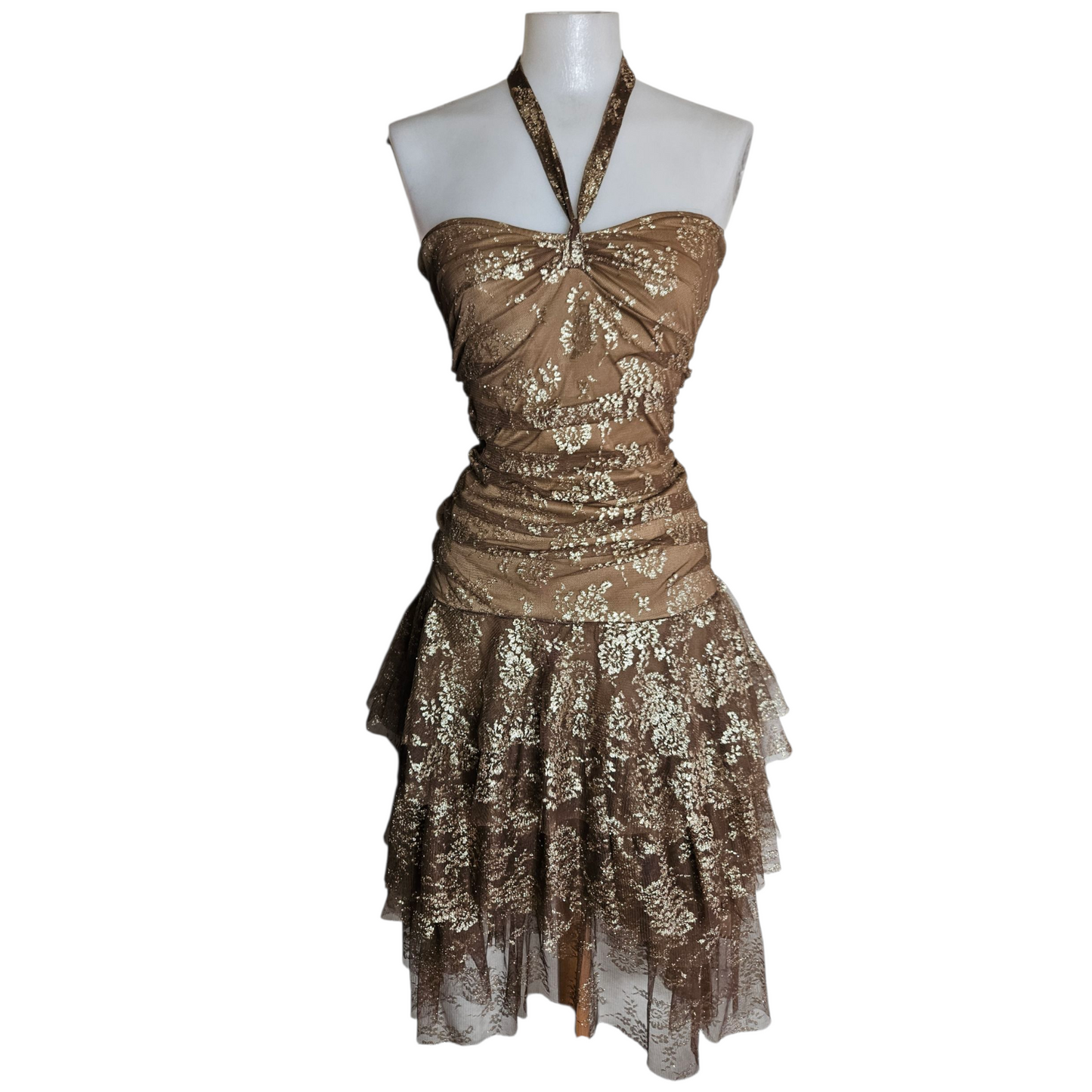 Robe en dentelle marron et dorée