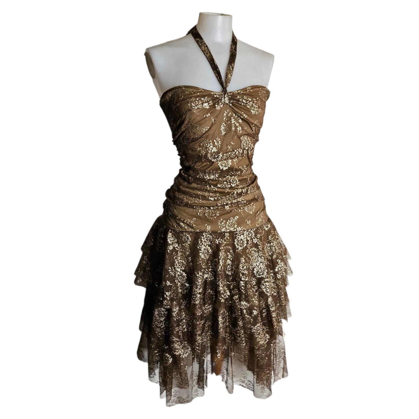 Robe en dentelle marron et dorée