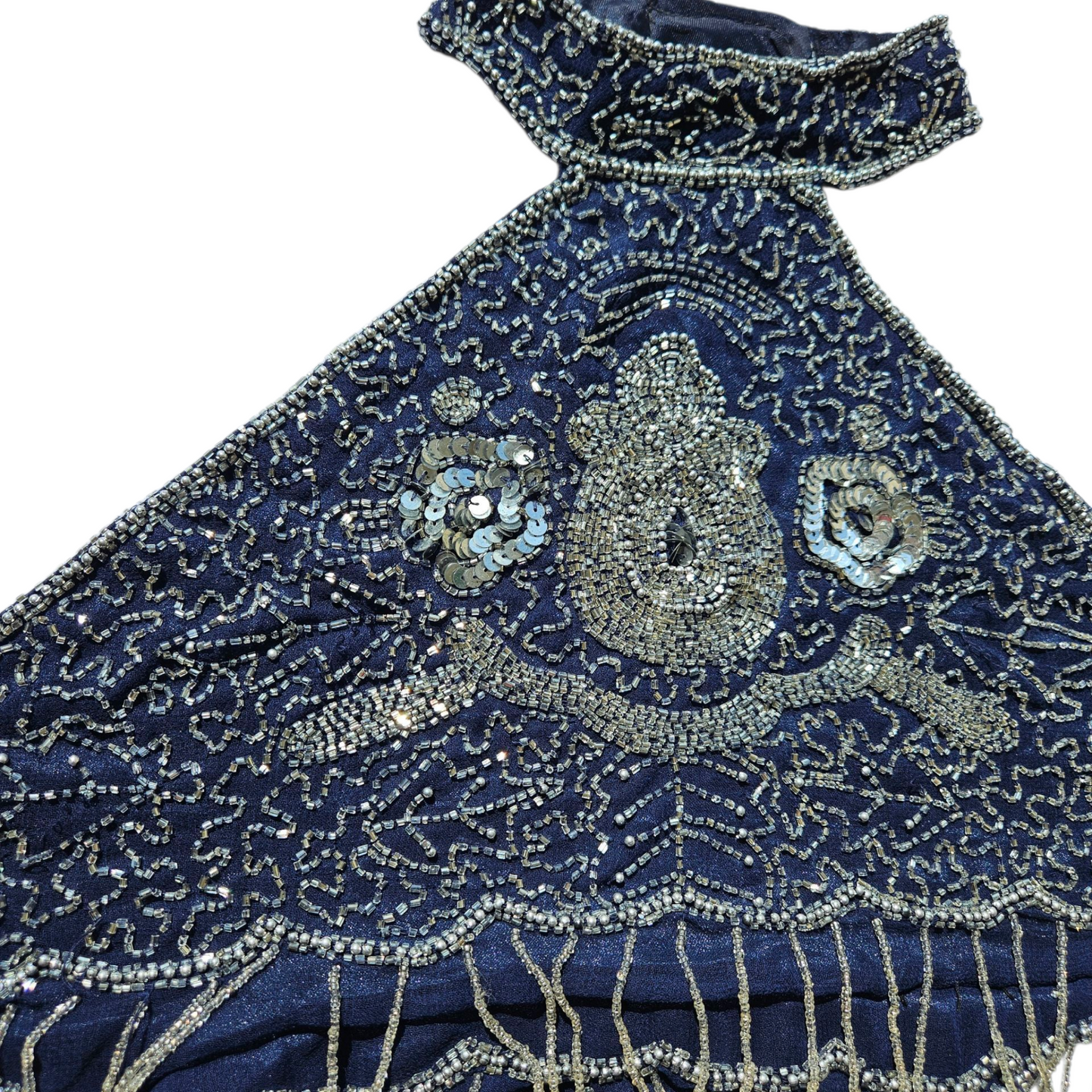 Dos nu bleu brodé de perles et sequins argentés