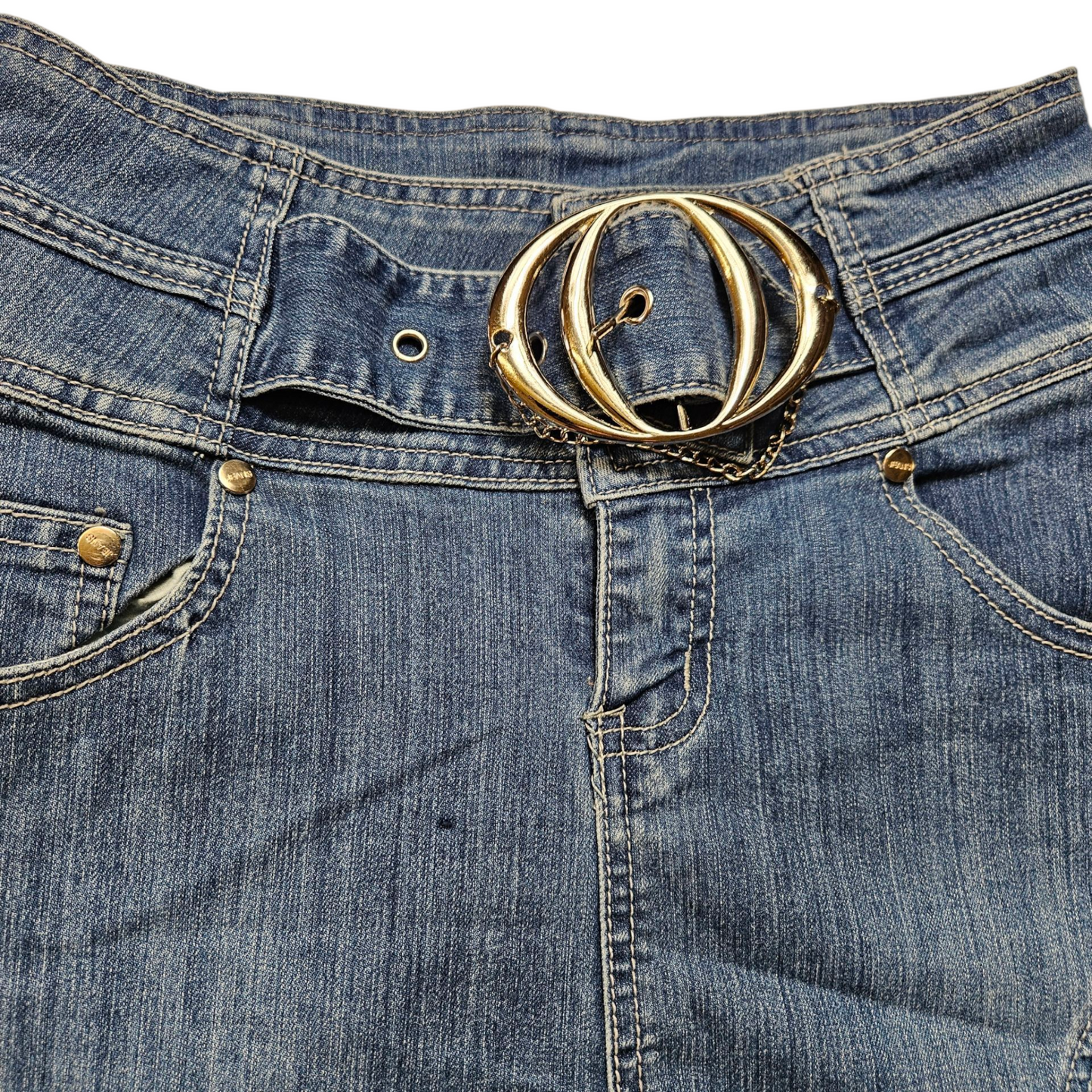 Denim skirt with buckle