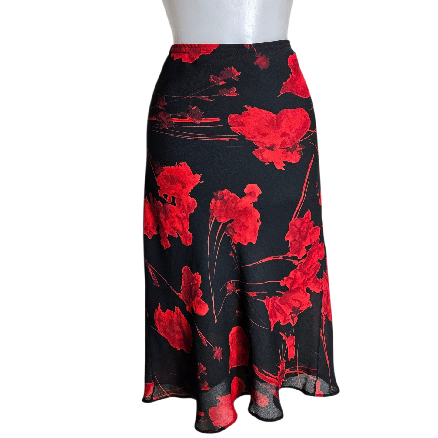 Jupe en voile fleurie rouge et noire