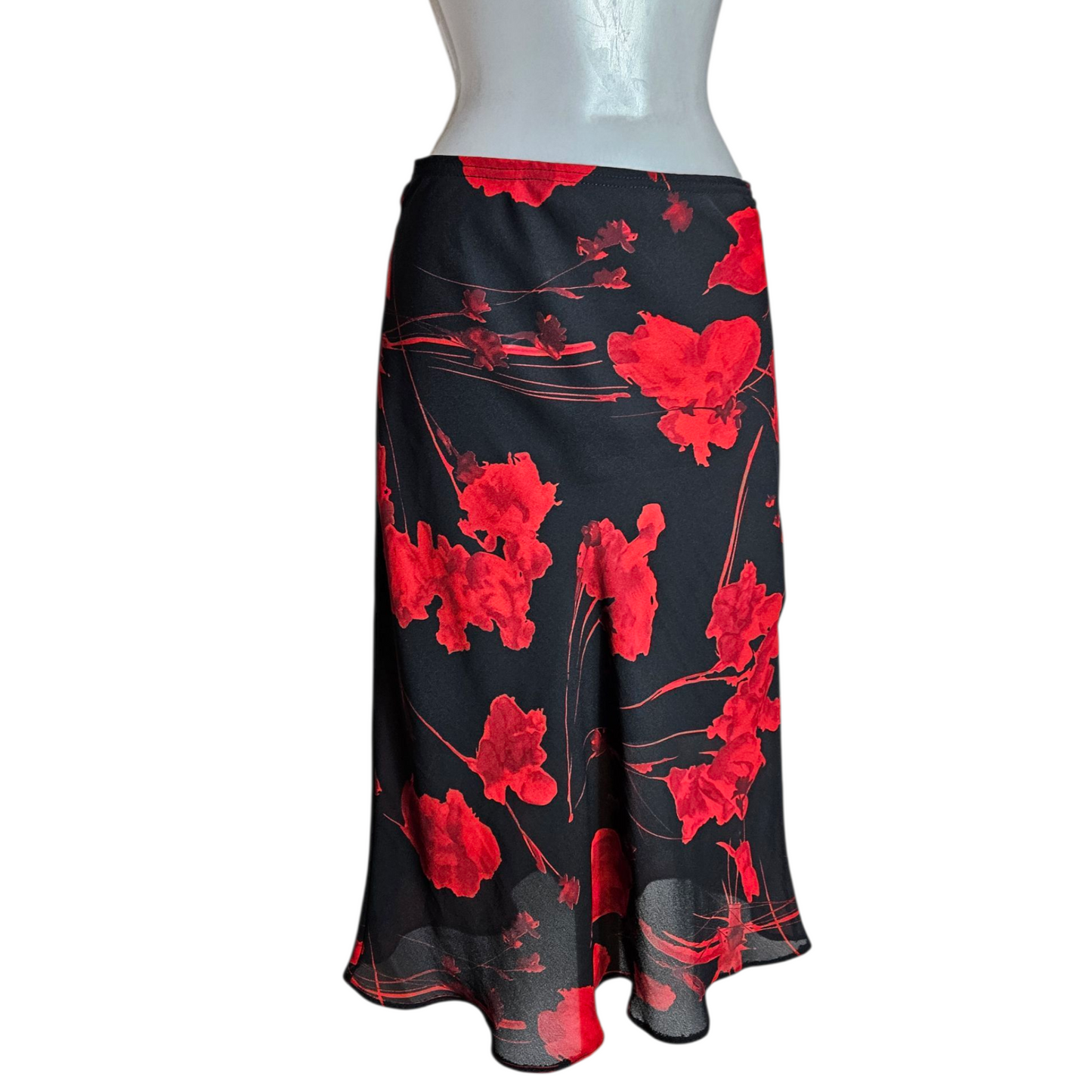 Jupe en voile fleurie rouge et noire