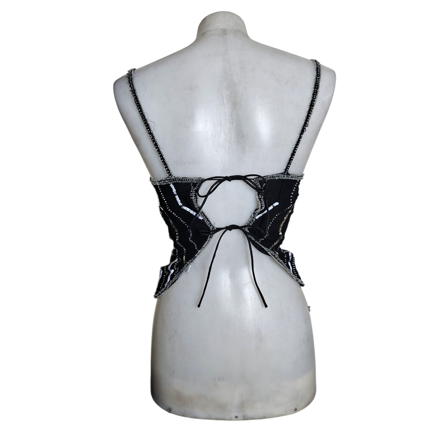 Haut dos nu en forme de papillon noir