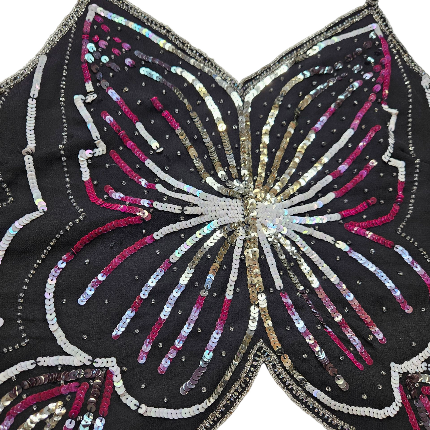 Haut dos nu en forme de papillon noir