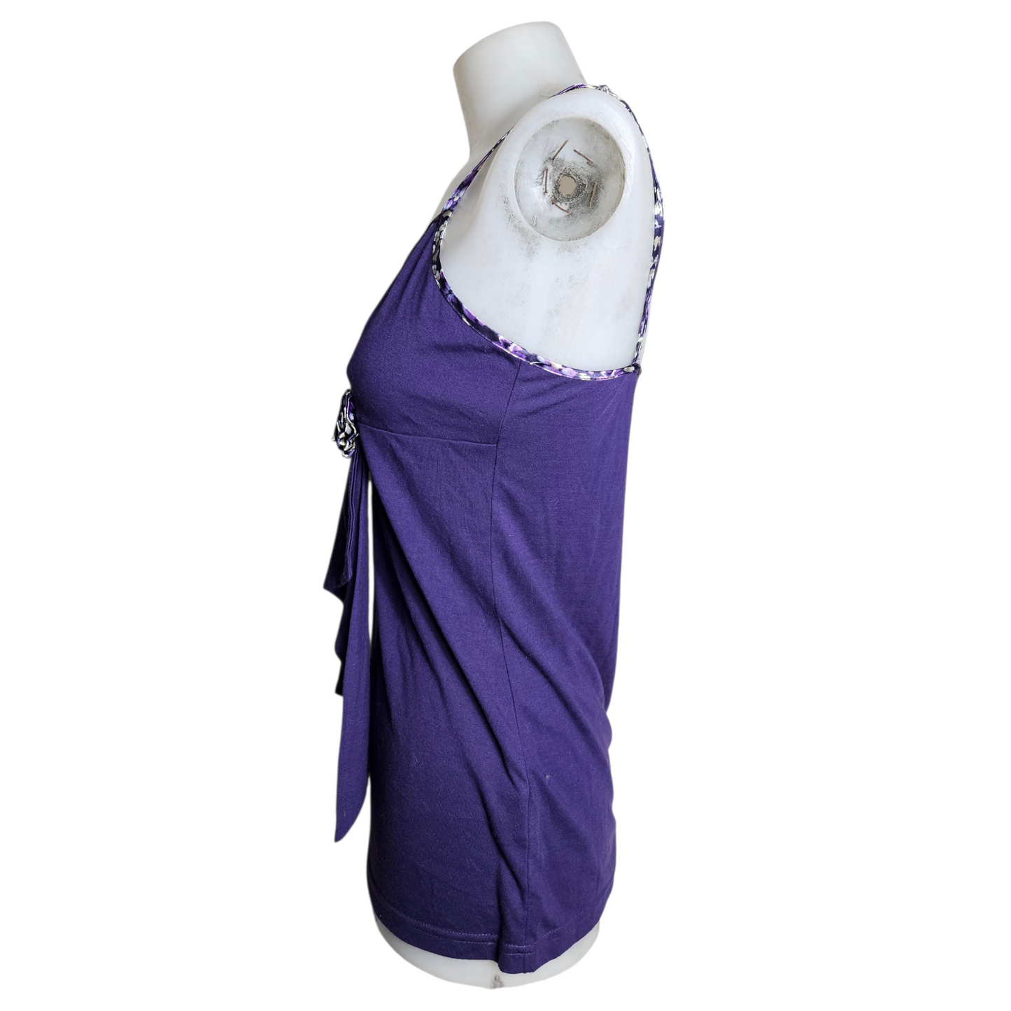 Haut violet detail fleurs