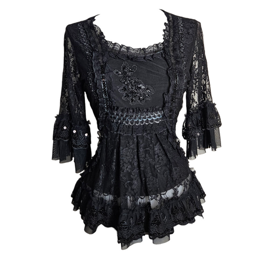 Haut noir en dentelle brodée