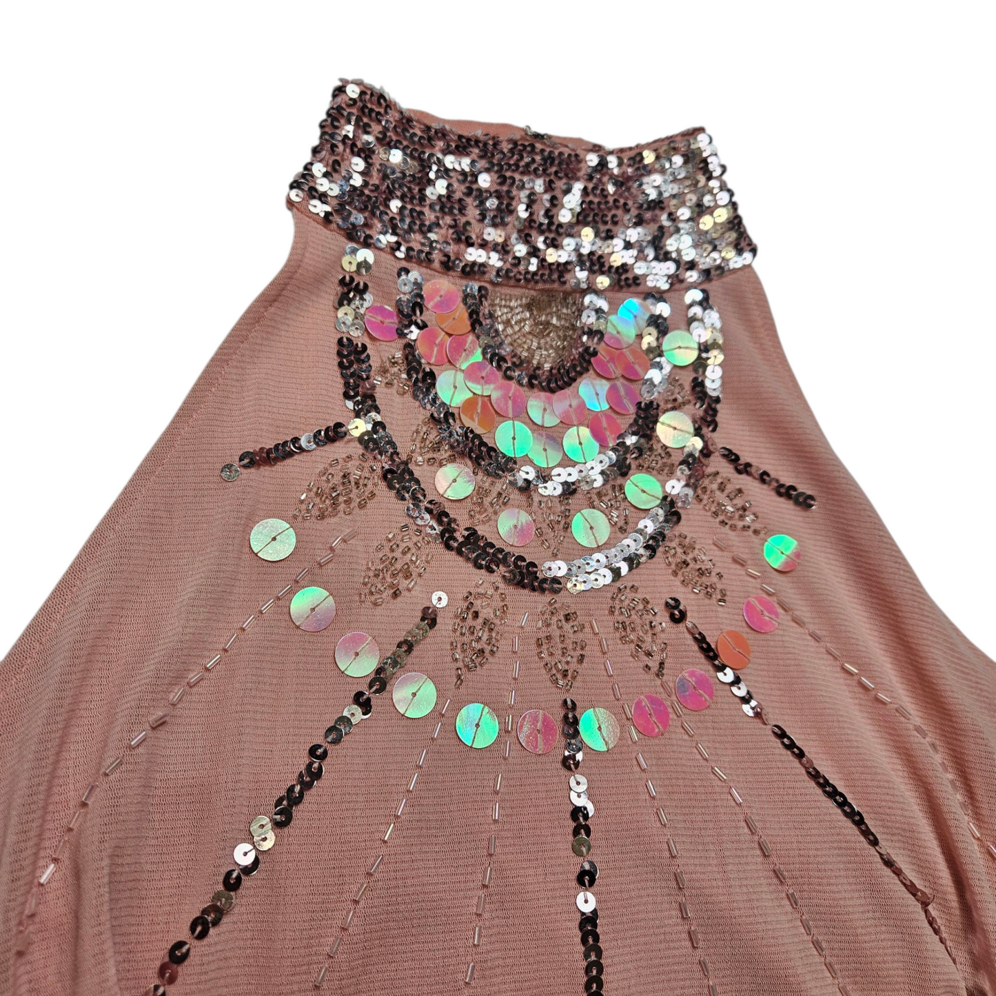 Dos nu en voile brodé de perles et sequins