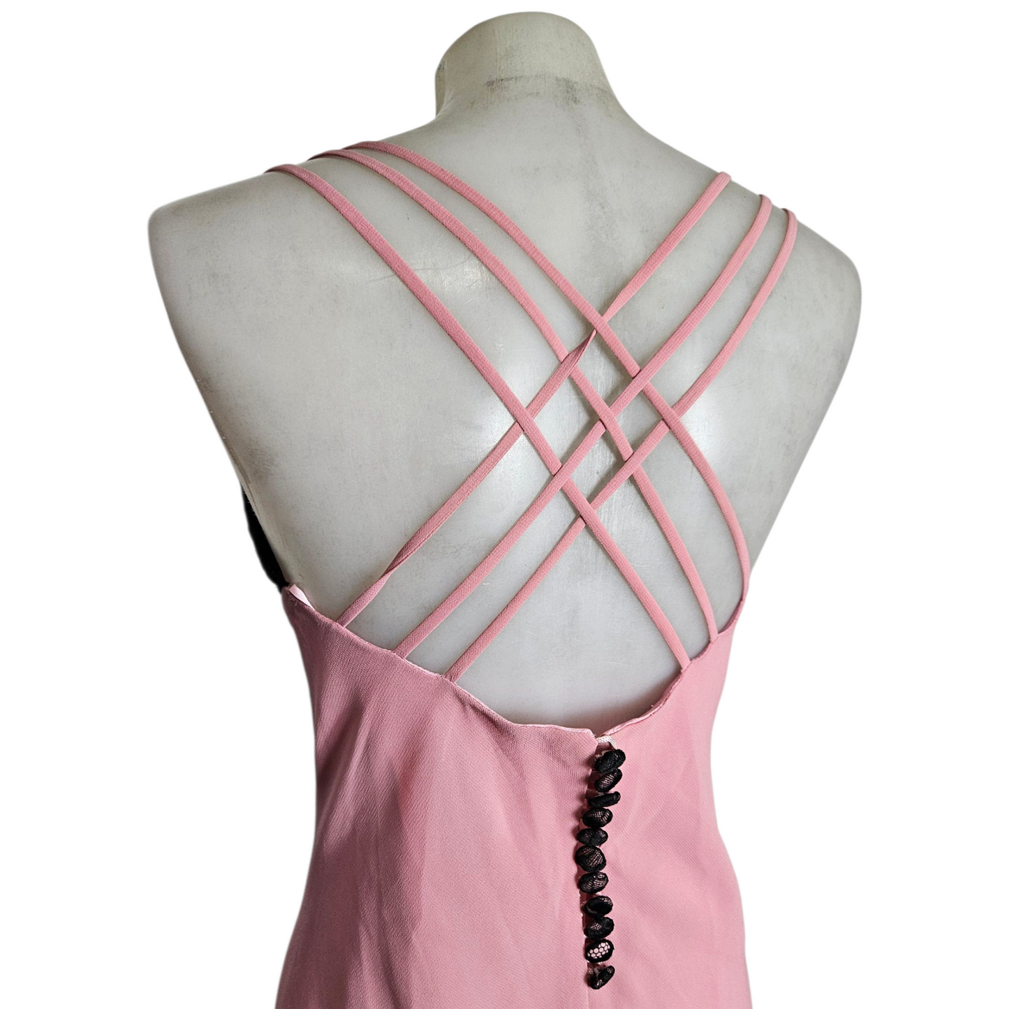 Maxi robe dos nu rose détails dentelle noire