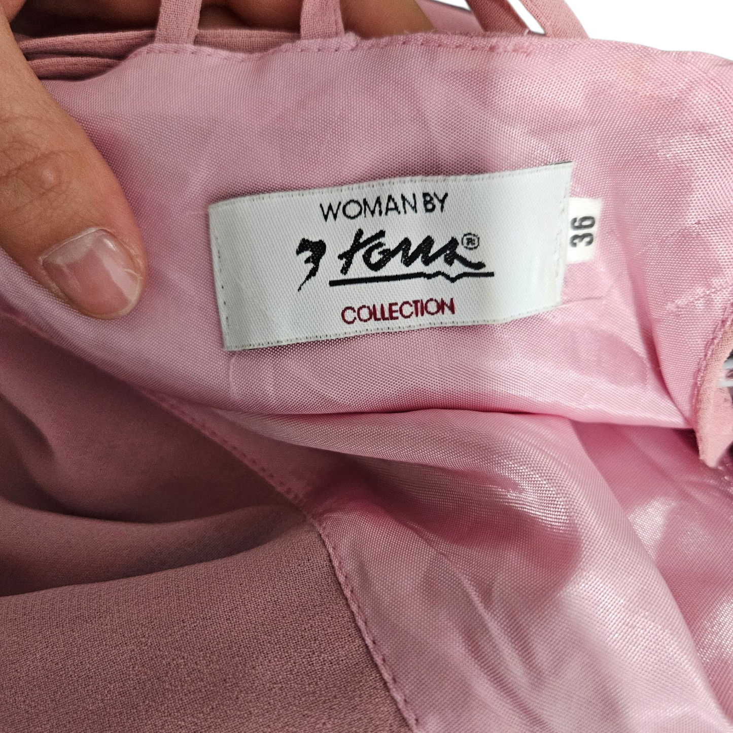 Maxi robe dos nu rose détails dentelle noire