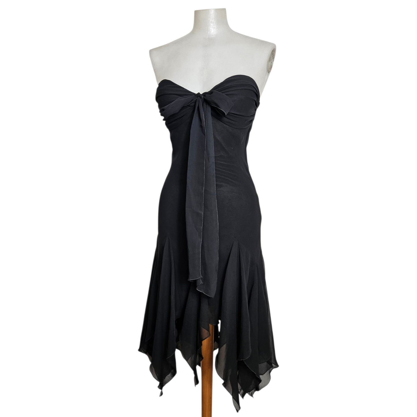 Robe dos nu asymétrique en voile noir