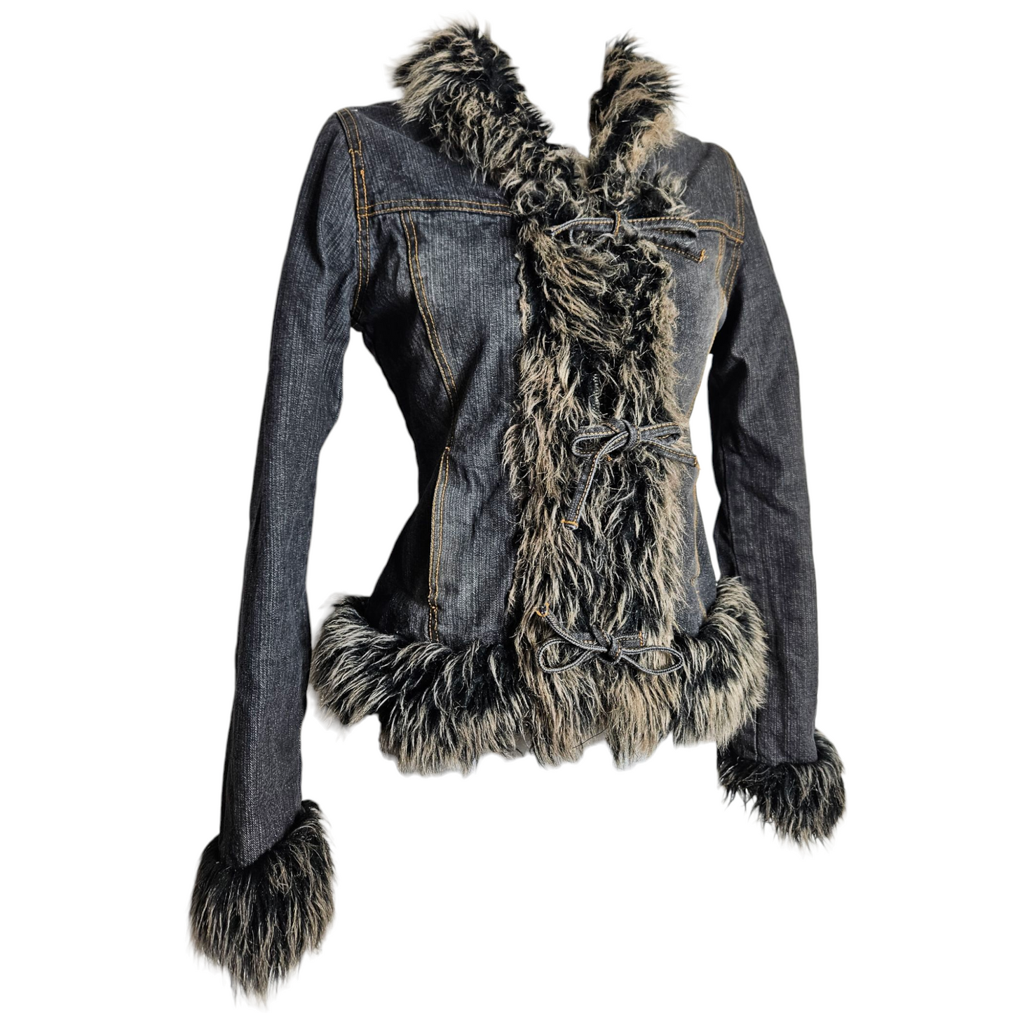 Manteau en denim col fausse fourrure
