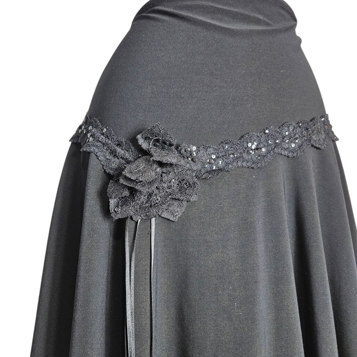 Jupe asymétrique détails fleurs