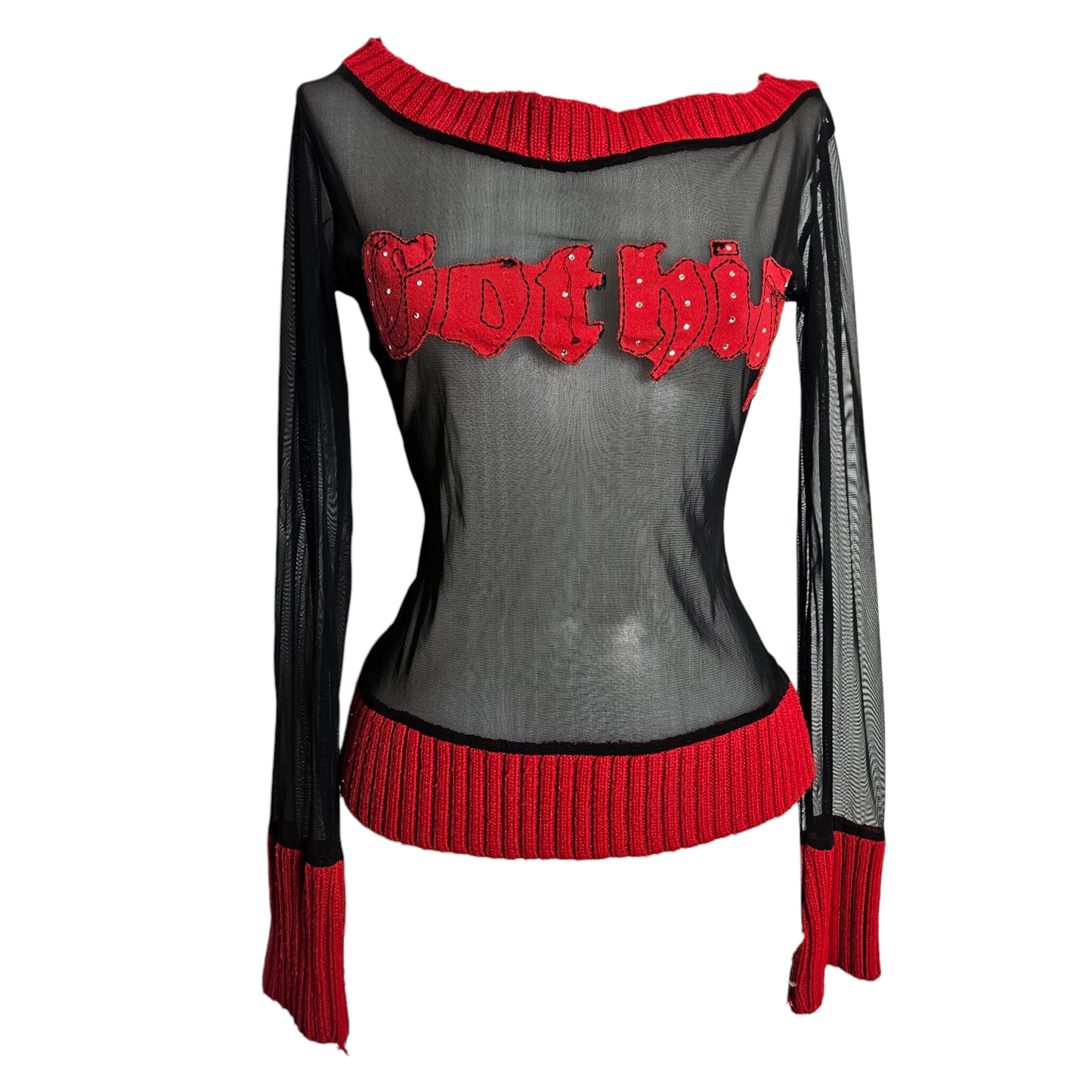 Haut en voile et crochet rouge