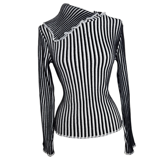 Pull côtelé noir et blanc