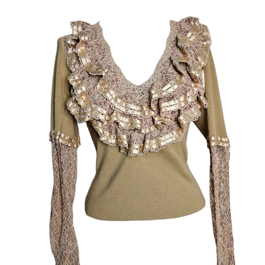 Pull léger à volants en dentelle