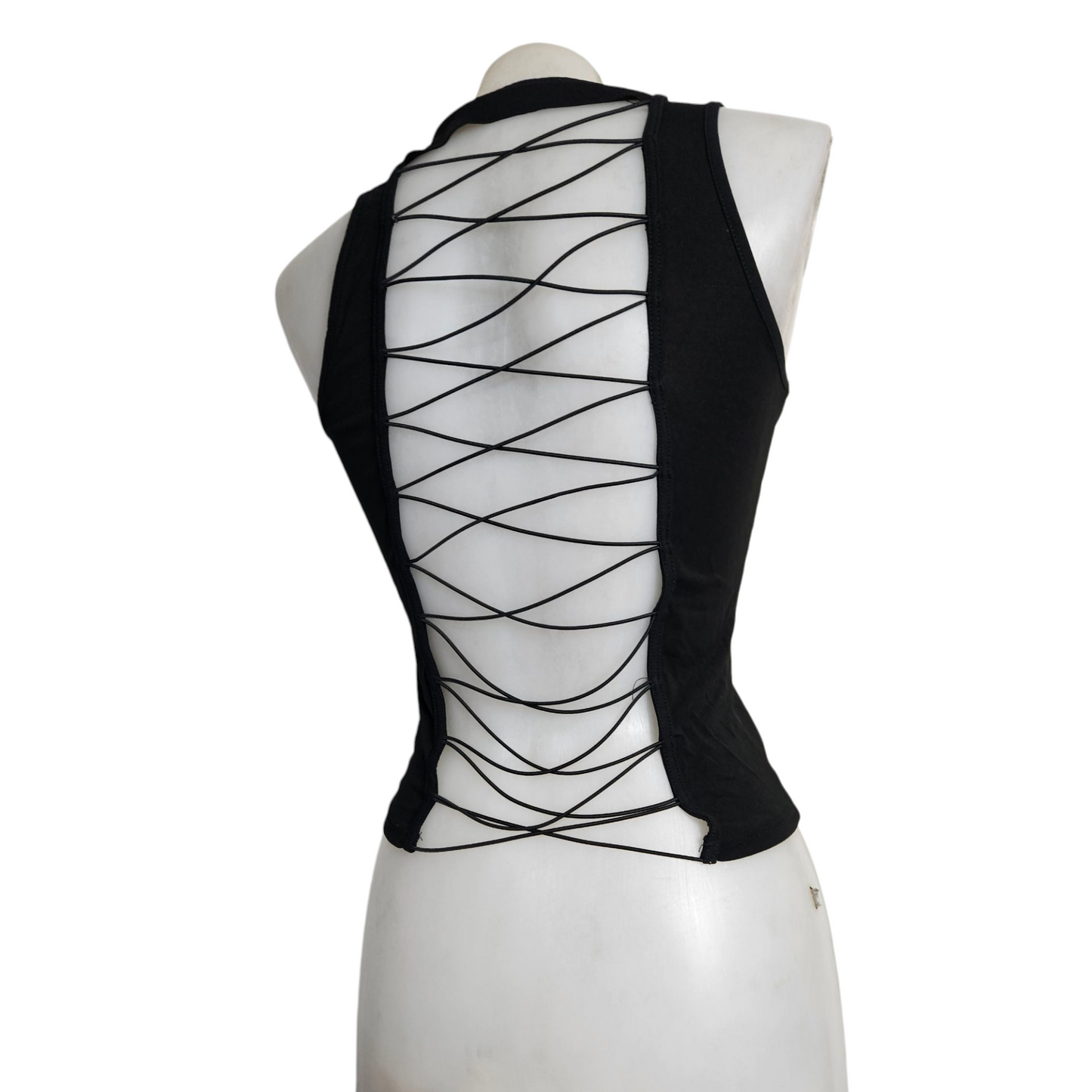 Haut dos nu à lacets