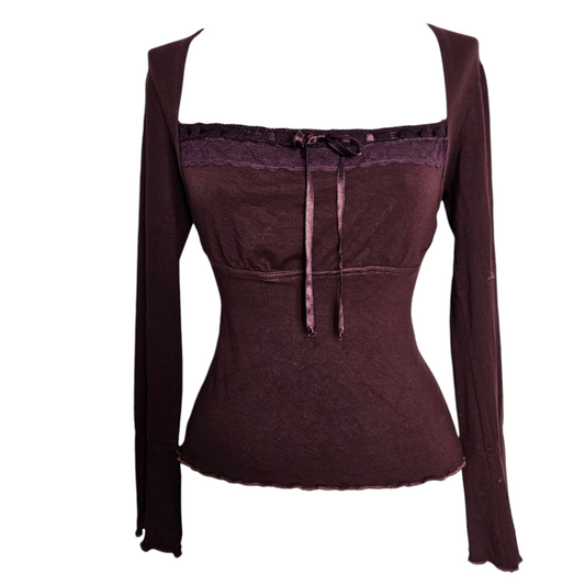 Haut bordeau détails satinés