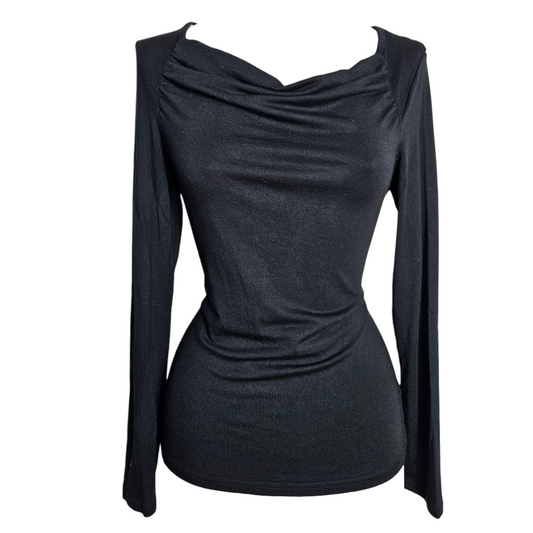 Haut noir col bénitier