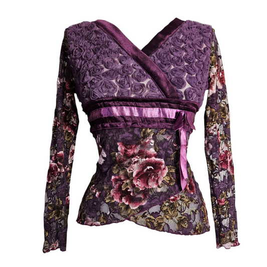 Haut violet à motifs en relief