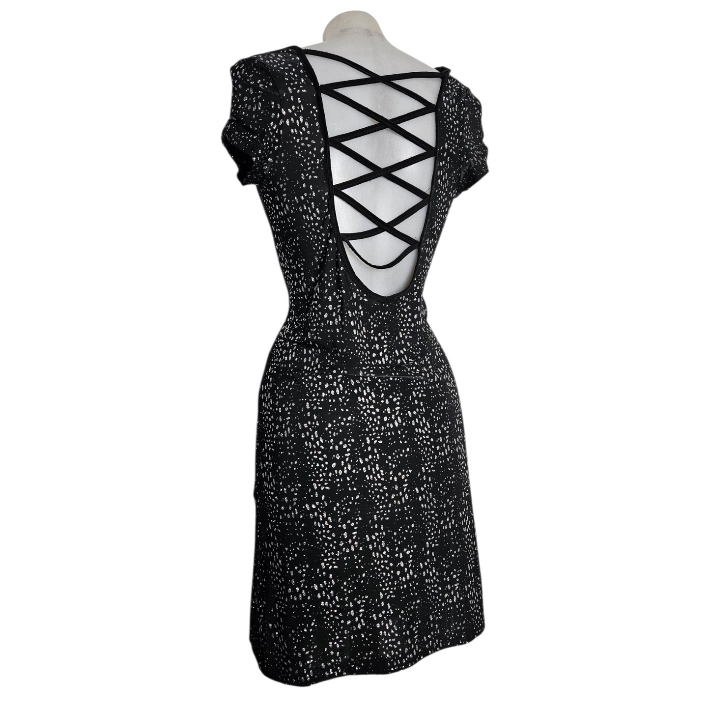 Robe dos nu strass argentés